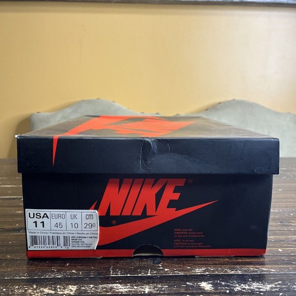 Jordan 1 Retro High OG Neutral Grey Hyper Crimson 2019 555088 018 Men’s Size 11 - Picture 7 of 7